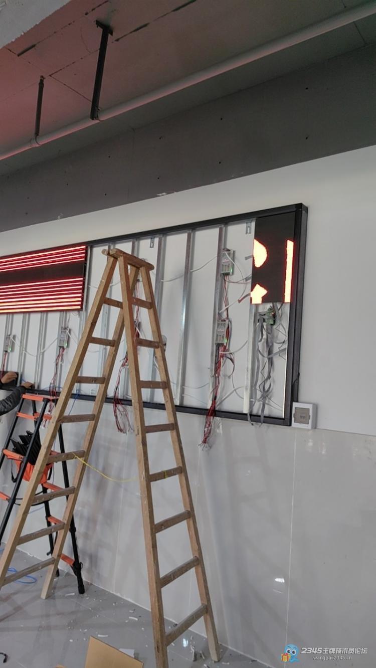 来啦!给咱们这LED大屏安装流程来段「搞笑版解说」,包你边笑边看懂