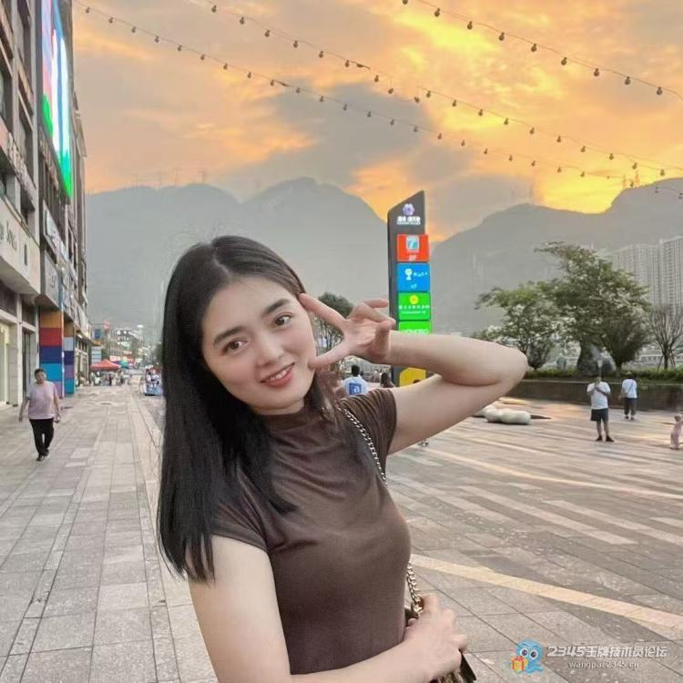 对美女少妇维修电脑实事求是